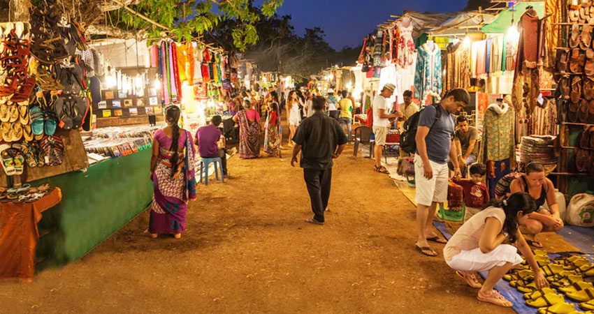 tourist market in goa